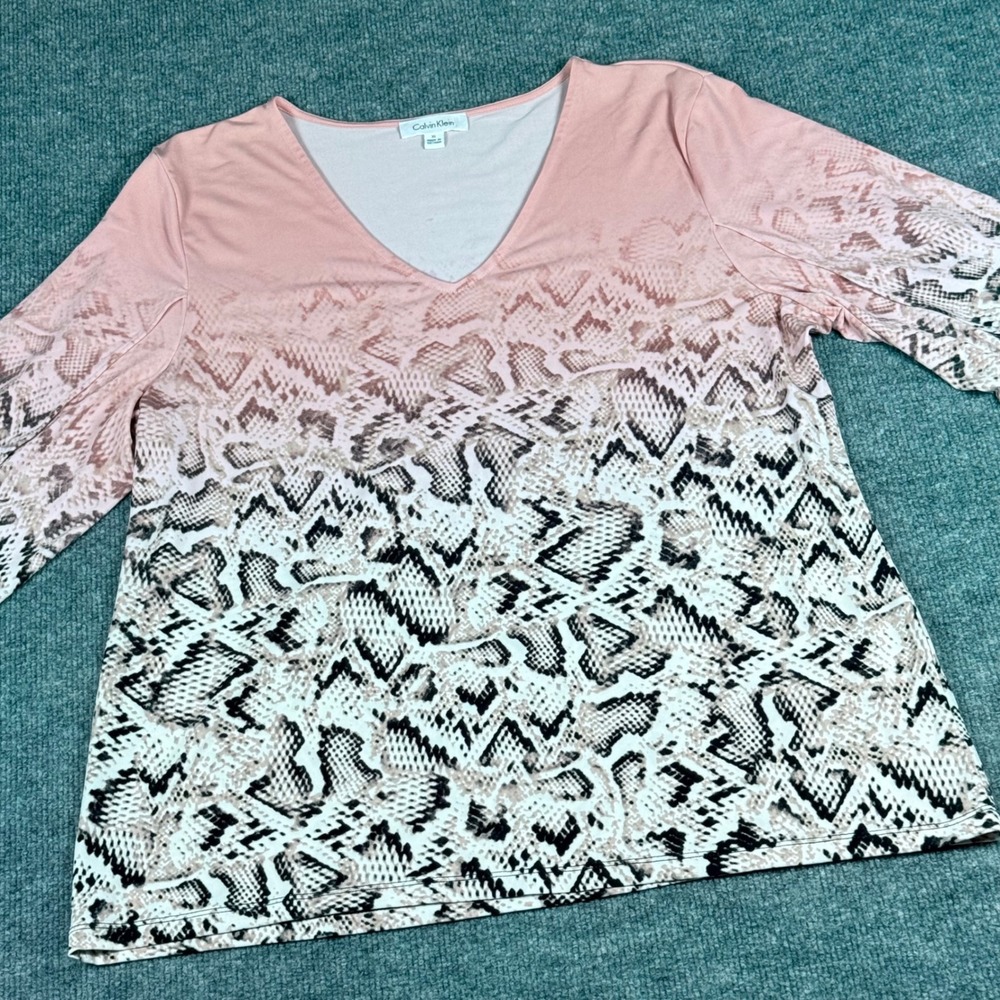 Calvin Klein‎ Women XL Chic Top Snake Print Ombre V Neck 3/4 Sleeve Shirt Trendy